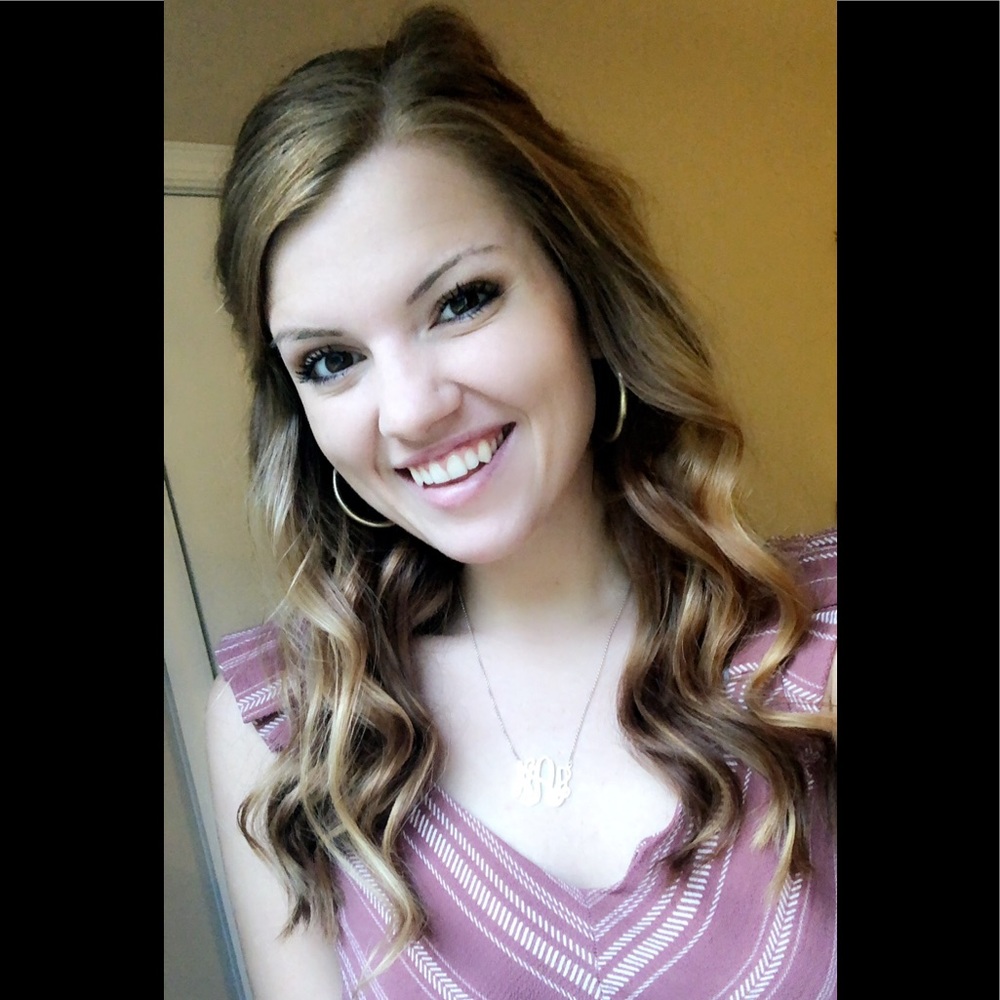Meet your Posher, Abigail